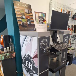 Dépositaires de la marque Farrow & Ball, avec la machine teinter de la marque, nous pouvons réaliser toutes les teintes Farrow que vous souhaitez.